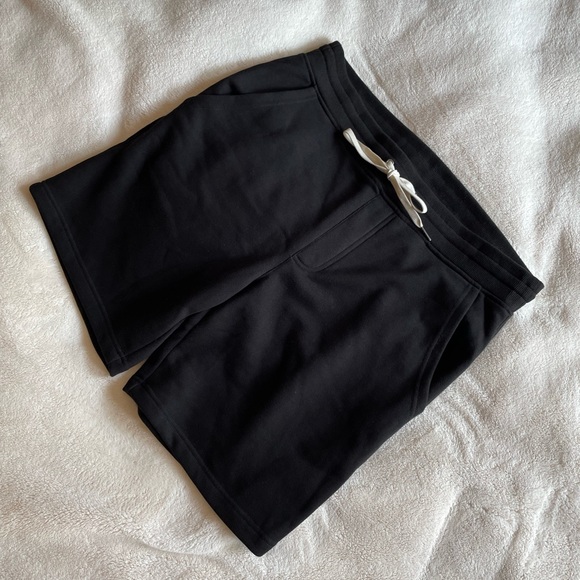 True Classic Men’s Black Fleece French Terry Short Size Large - Picture 1 of 8